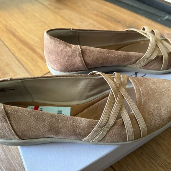 Easy Spirit AUBREE TAUPE FB Women’s flats size 8 ½ New in Box - Picture 3 of 6